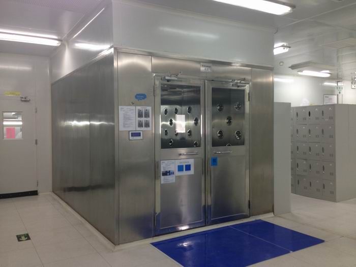 貨物風(fēng)淋室是指對貨物/物料進出潔凈車間/無塵室而設(shè)置的貨物風(fēng)淋室 貨物風(fēng)淋室是指對貨物/物料進出潔凈車間/無塵室而設(shè)置的貨物風(fēng)淋室
